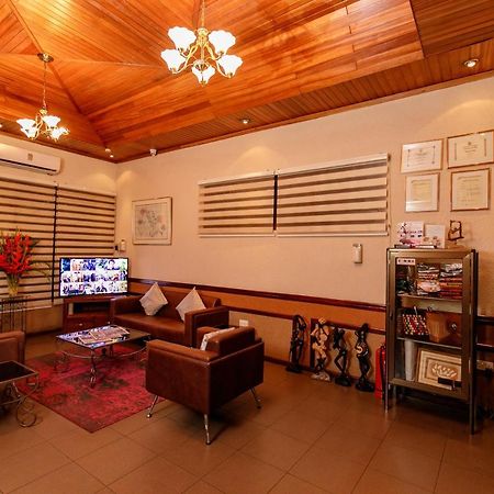 Mahogany Lodge, Cantonments Accra Luaran gambar